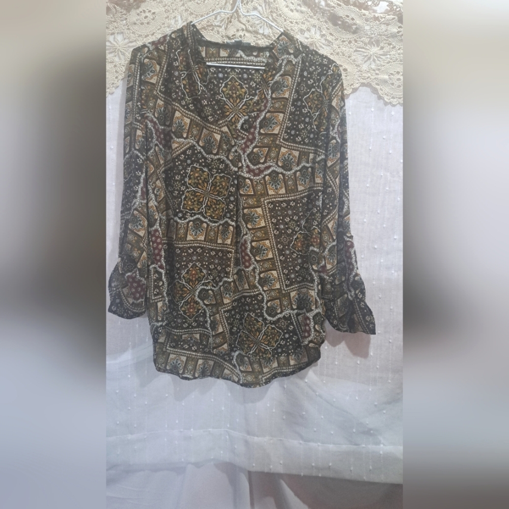 Floral And IVY Chic Paisley Print Blouse
